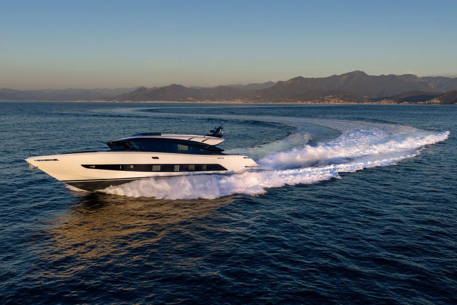 AB Yachts AB 95