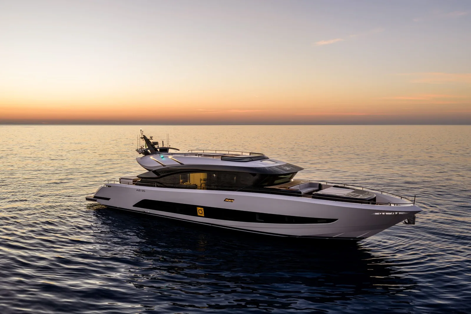 AB Yachts AB 95