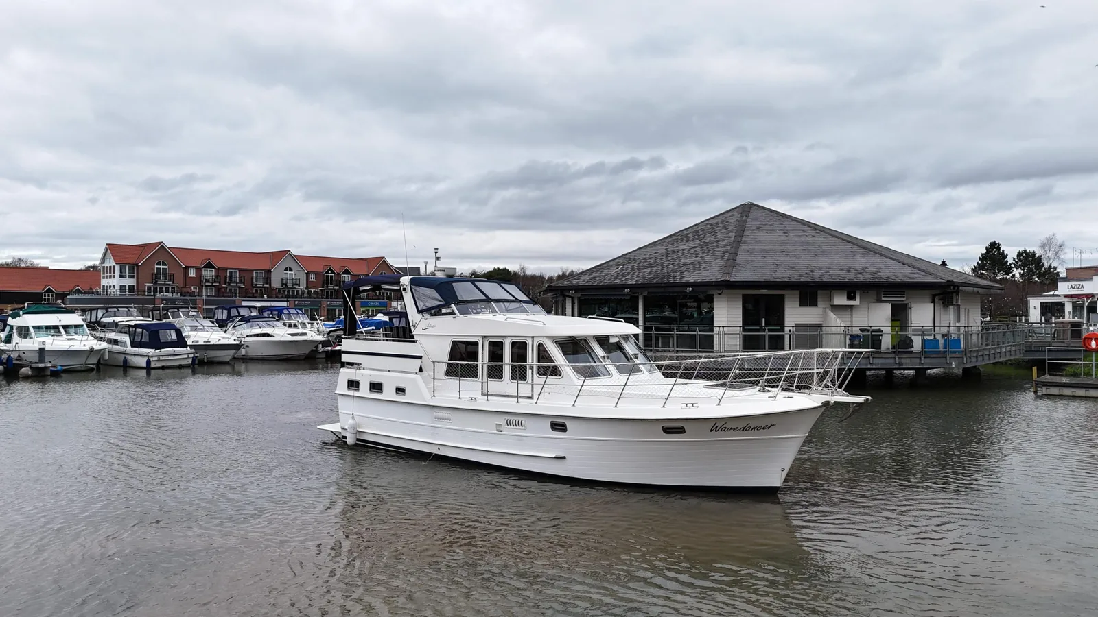 Adagio 40 Sundeck
