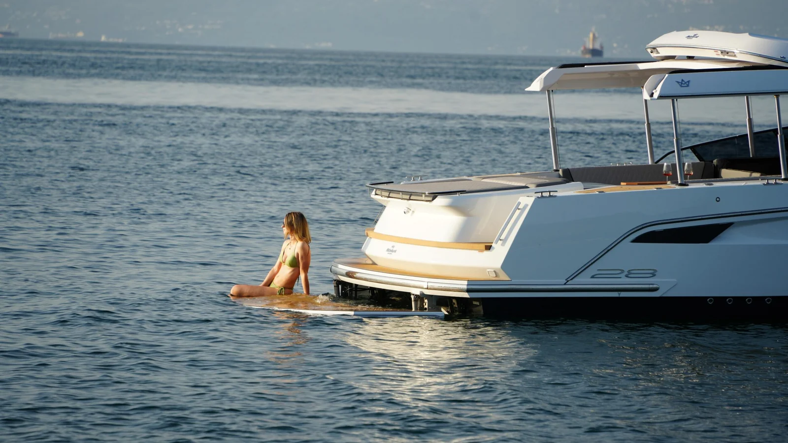 Alfastreet 28 Cabin