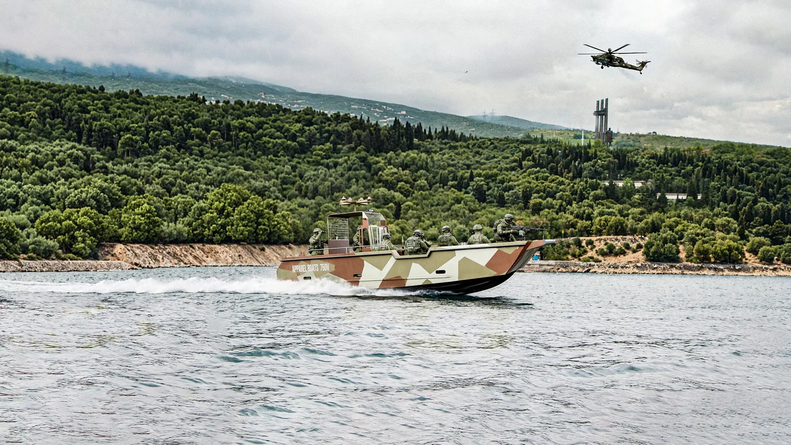 Apparel Boats 750 V