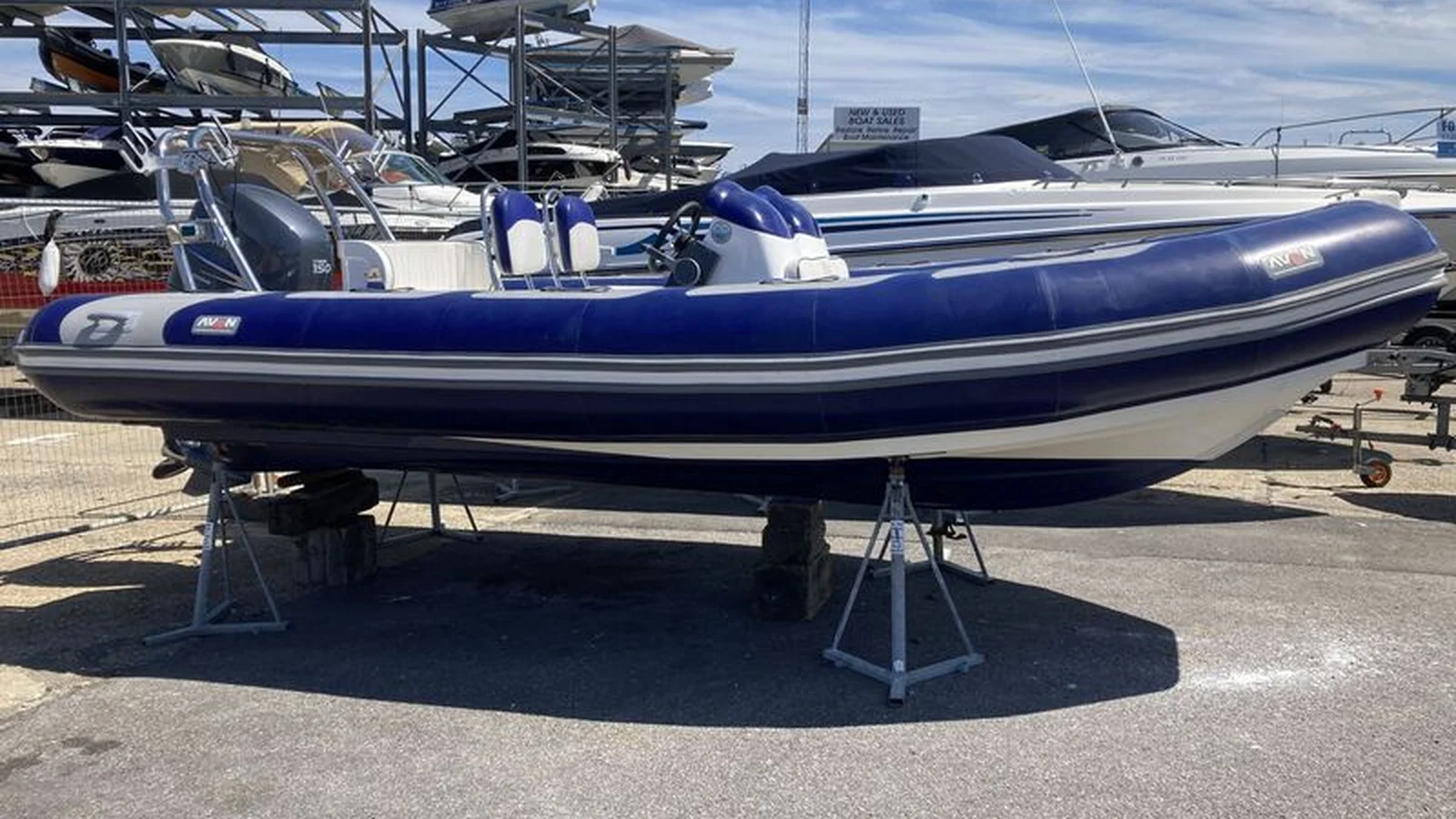 Avon Adventure 580