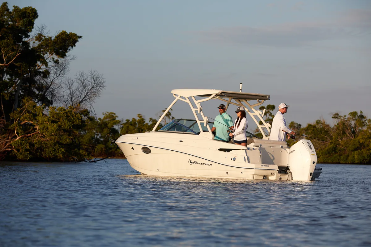 Crownline 240 DC