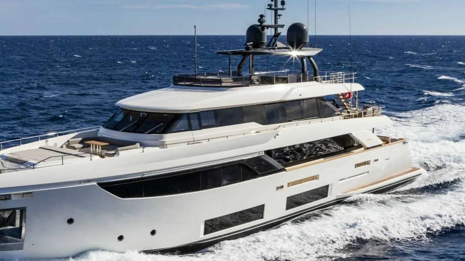 Custom Line Navetta 33