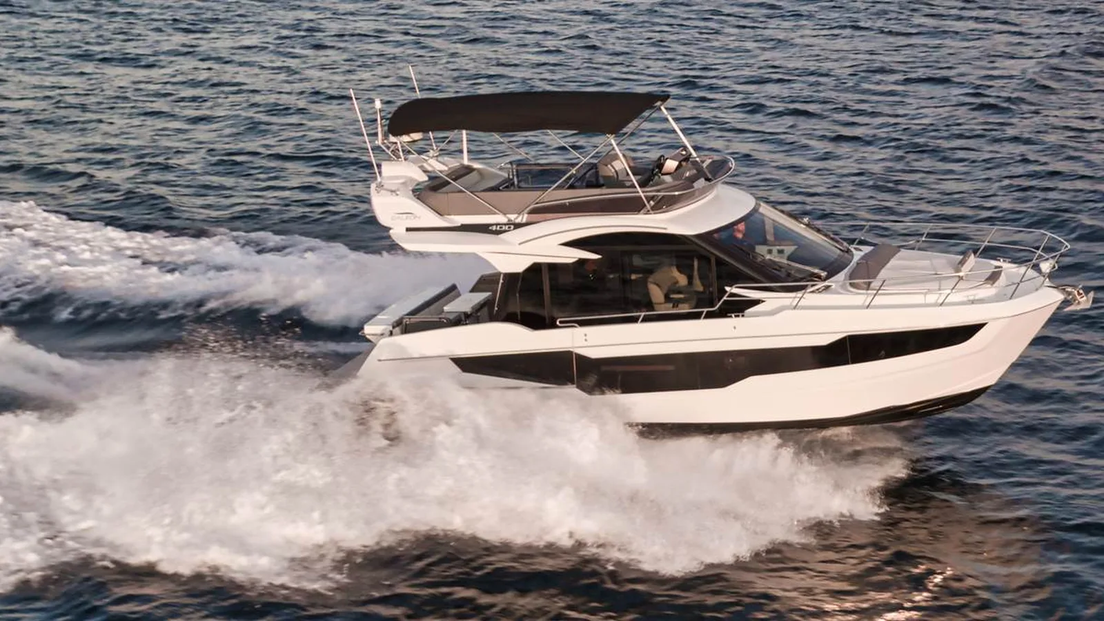 Galeon 400 Fly