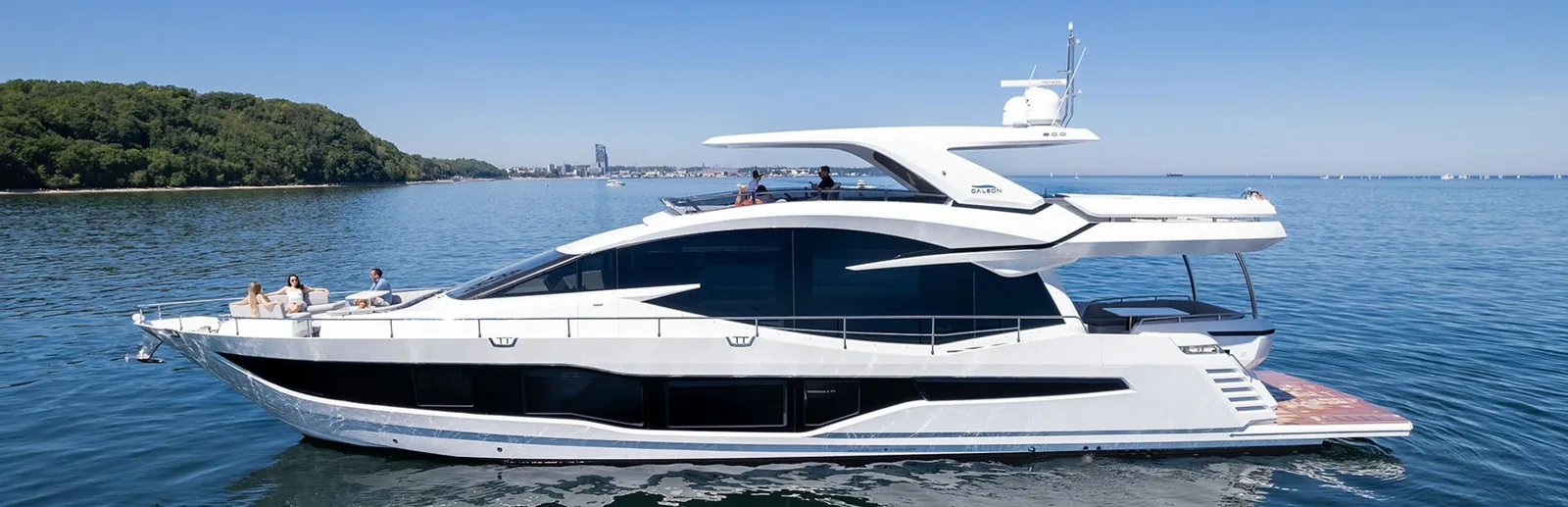 Galeon 800 Fly