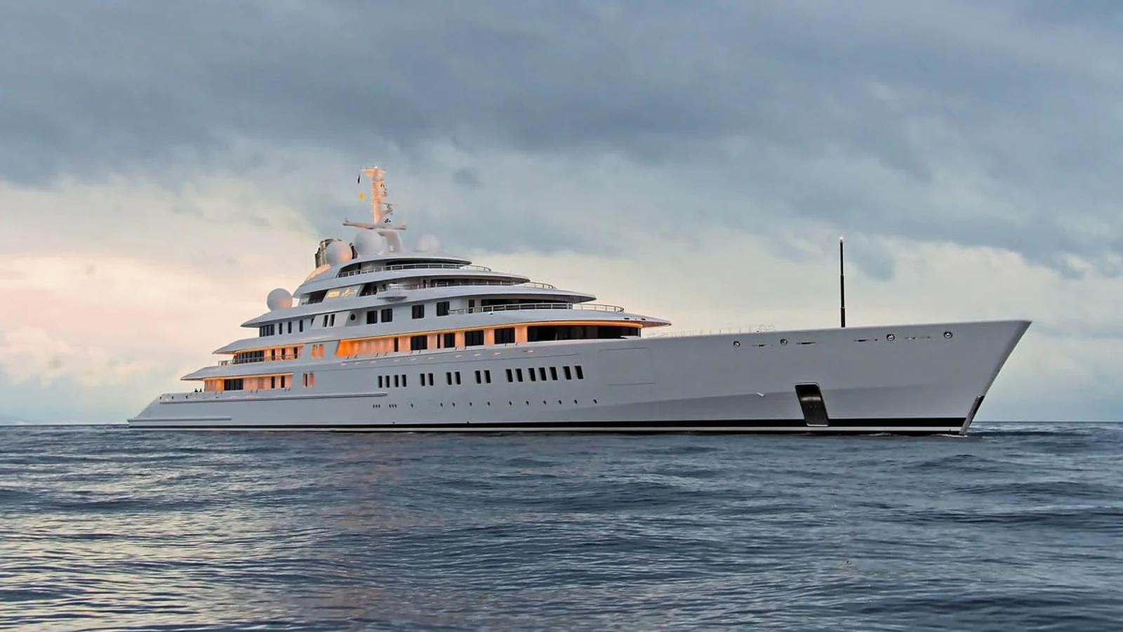 Lurssen Azzam