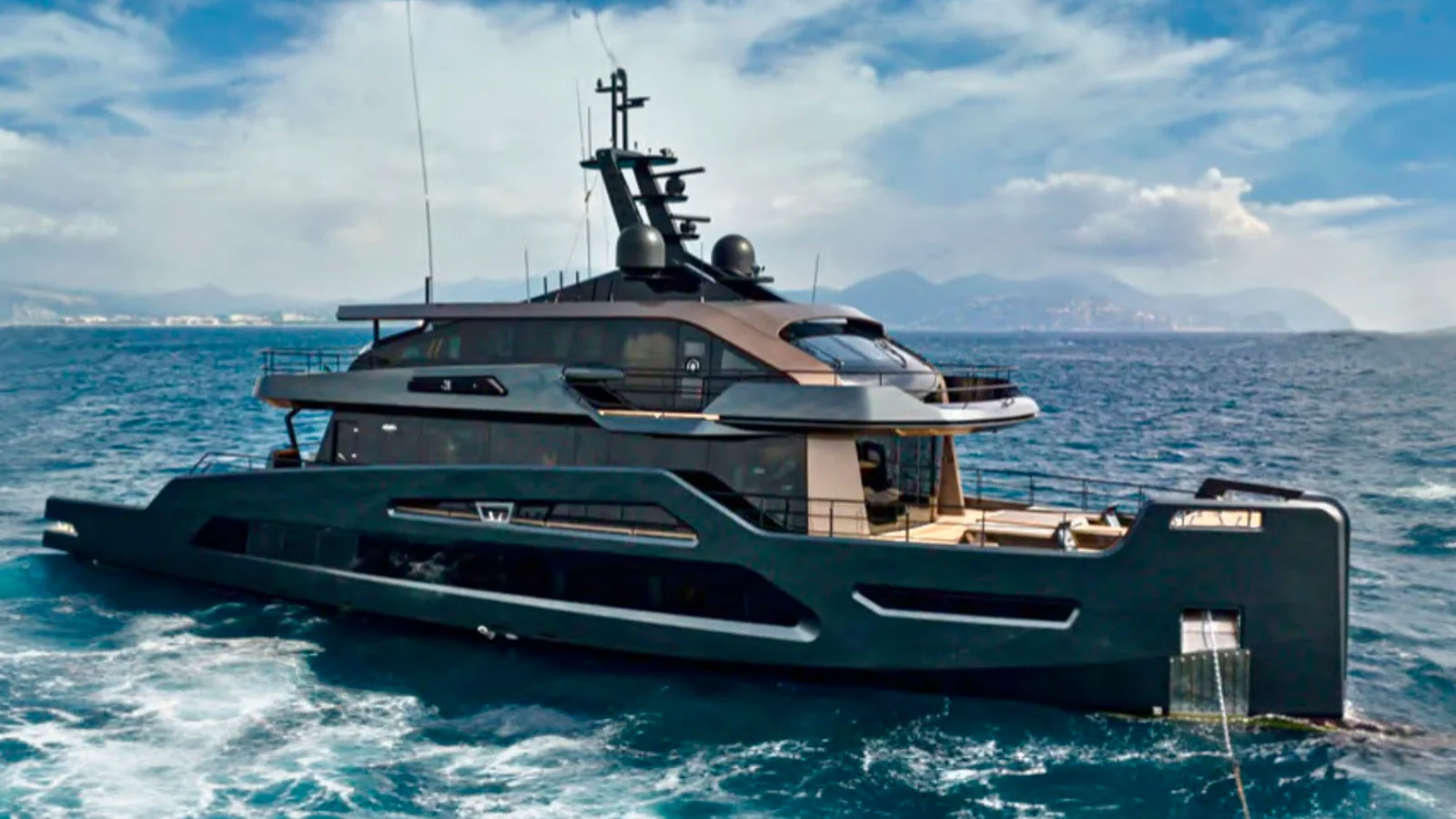 Maori Yacht 125FT