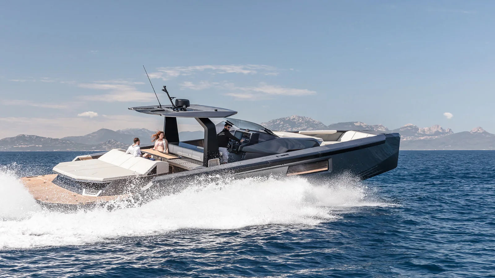 Maori Yacht 54 Family