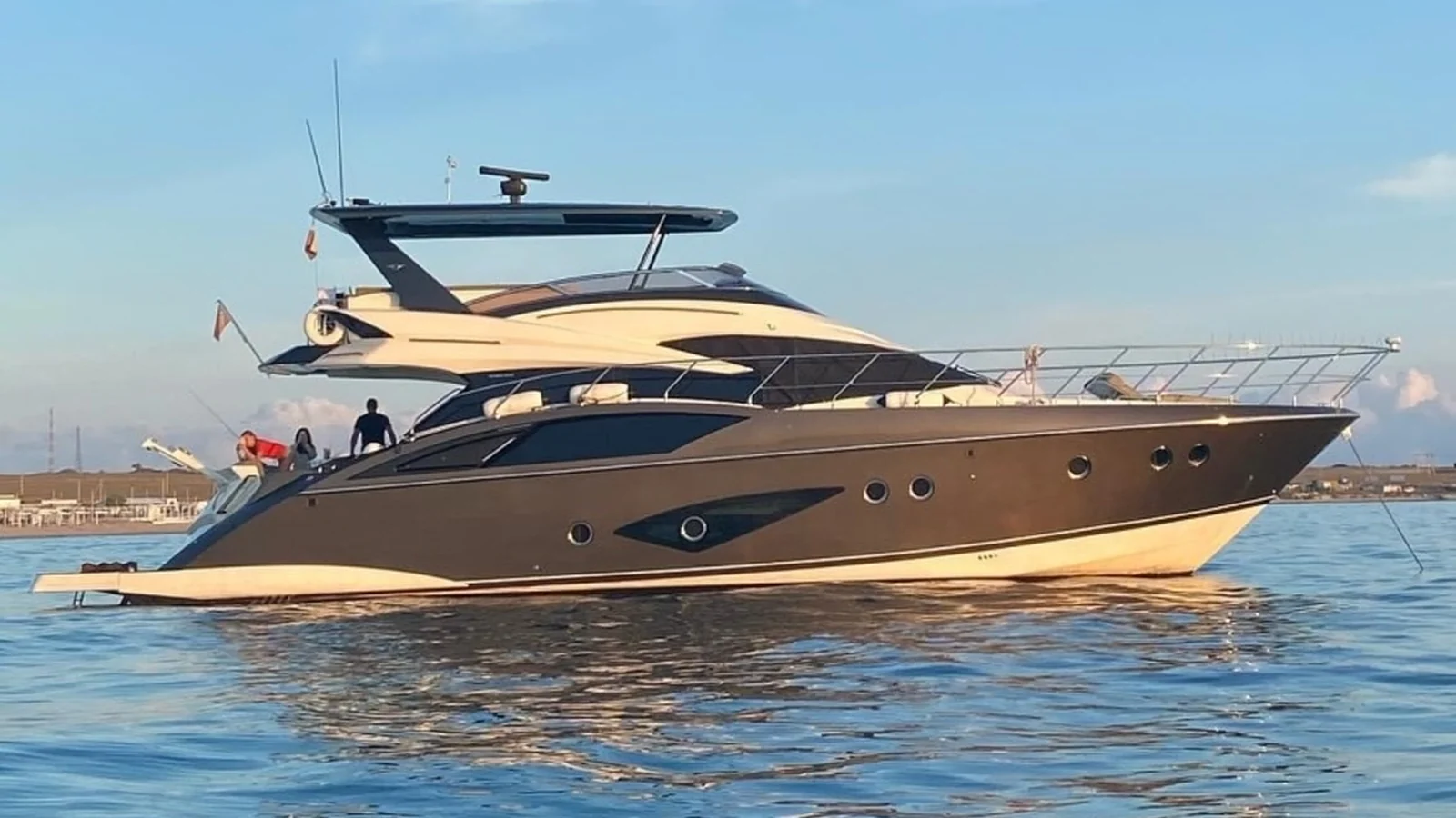Marquis Yachts 630 Sport Yacht