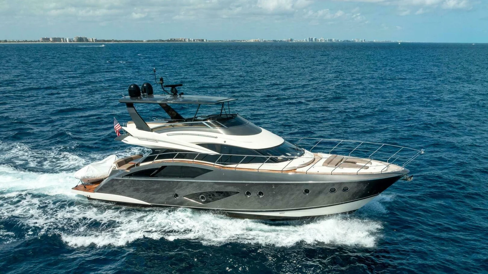 Marquis Yachts 660 Sport Yacht