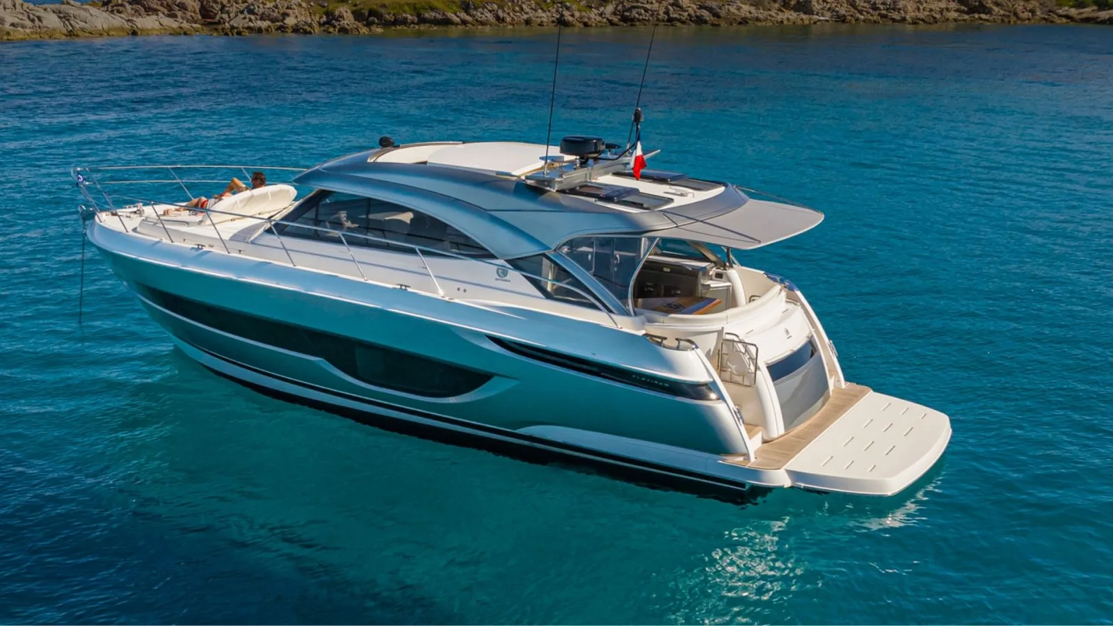 Riviera 4600 Sport Yacht