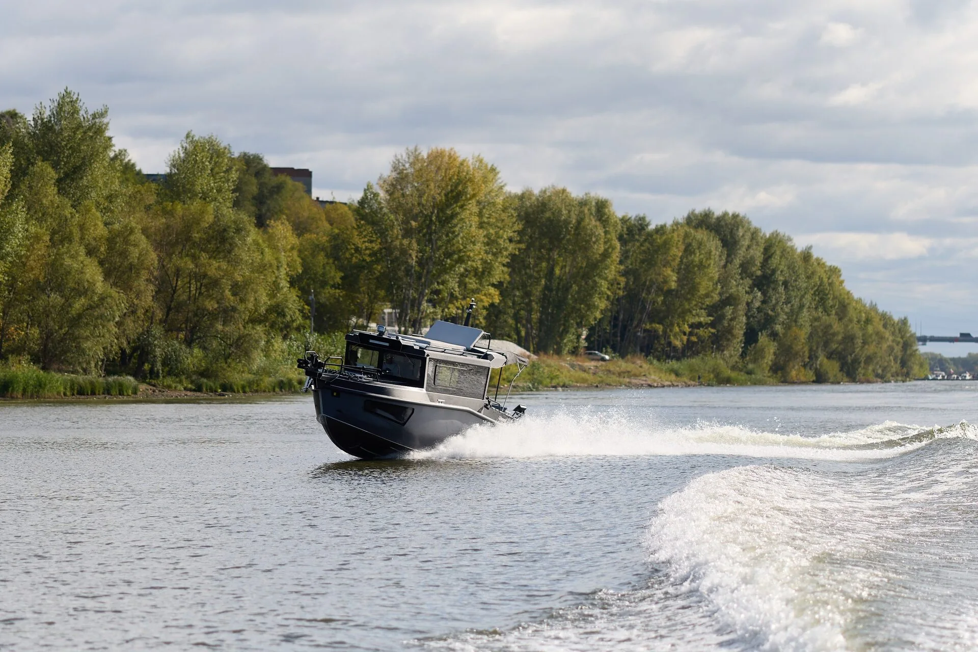 Swift Chaser 700