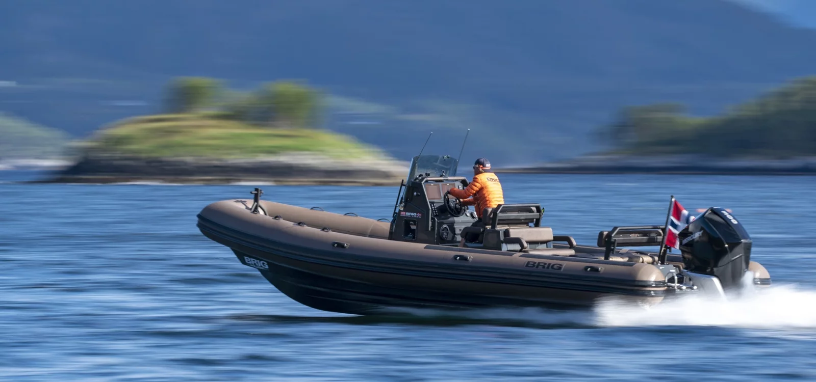 Brig Navigator 26
