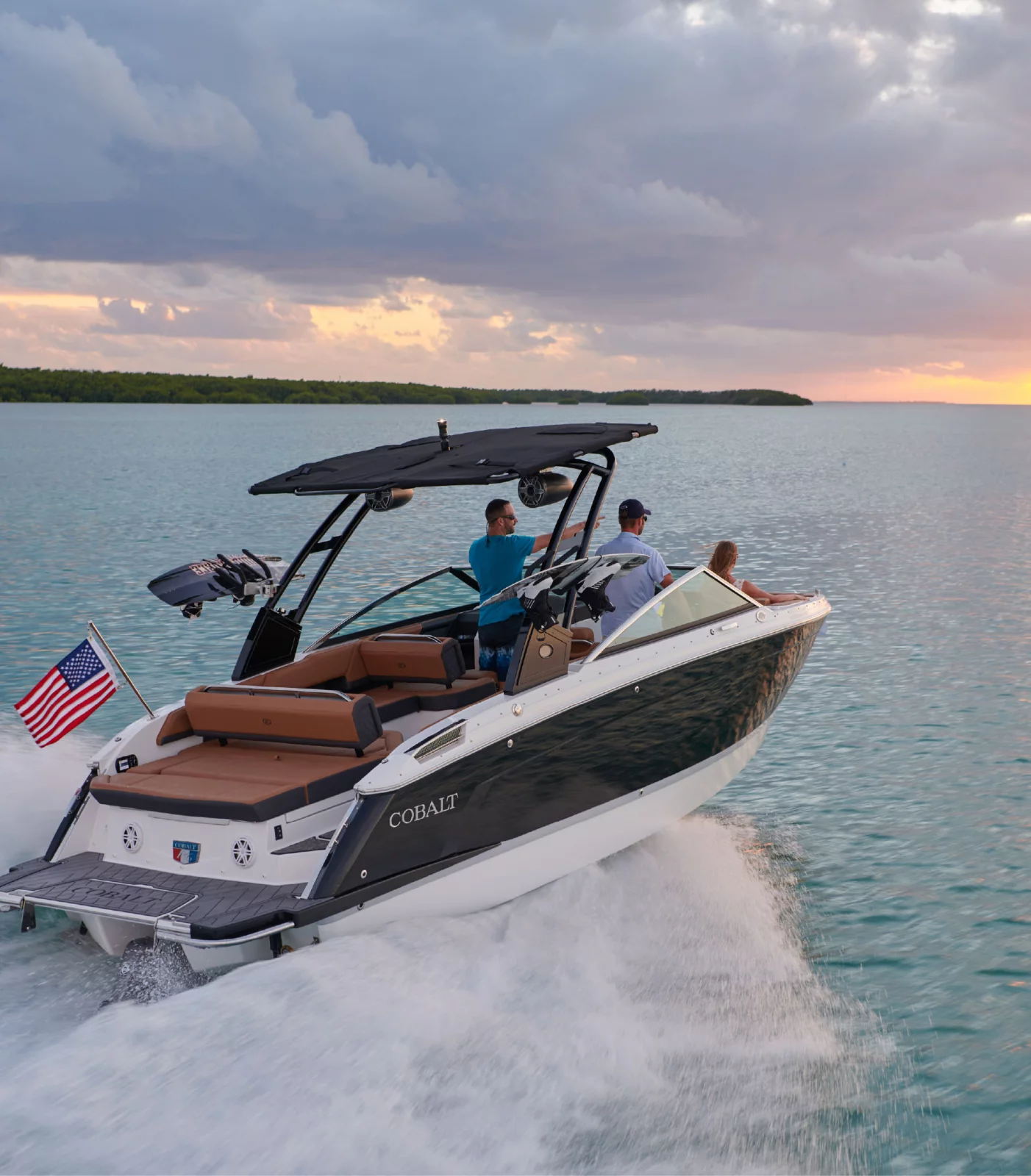 Cobalt Boats R4